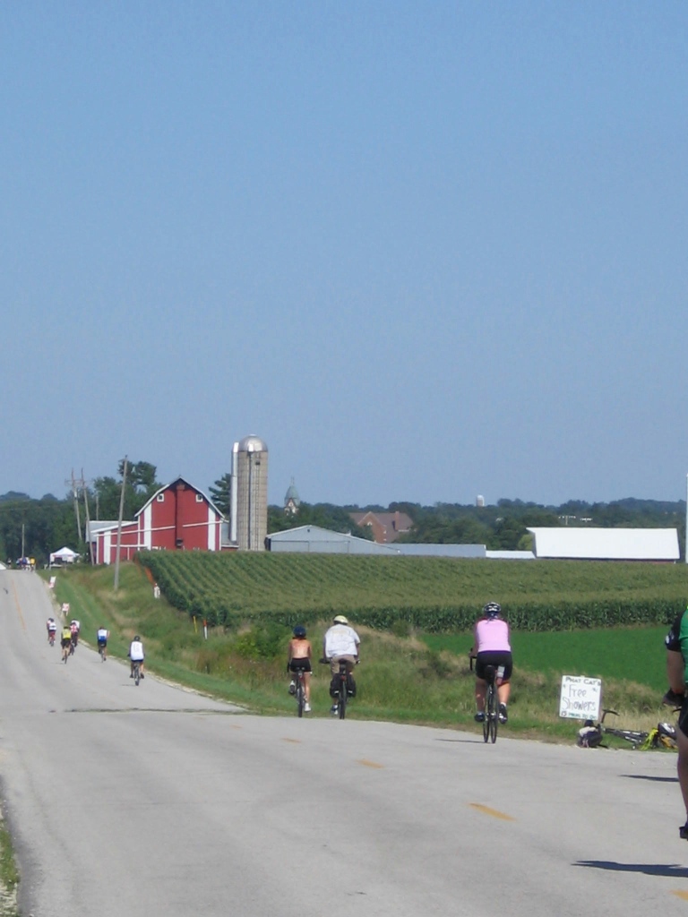 Cyclists on the RAGBRAI Route