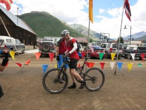 Felkerino test rides the mountain bike